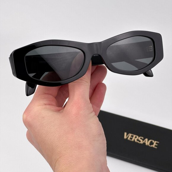 Versace VE4487 GB1/87 Black Rectangle Sunglasses Dark Grey Lens Unisex main image 8